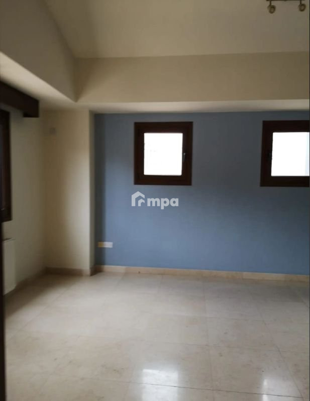 6 Bedroom House