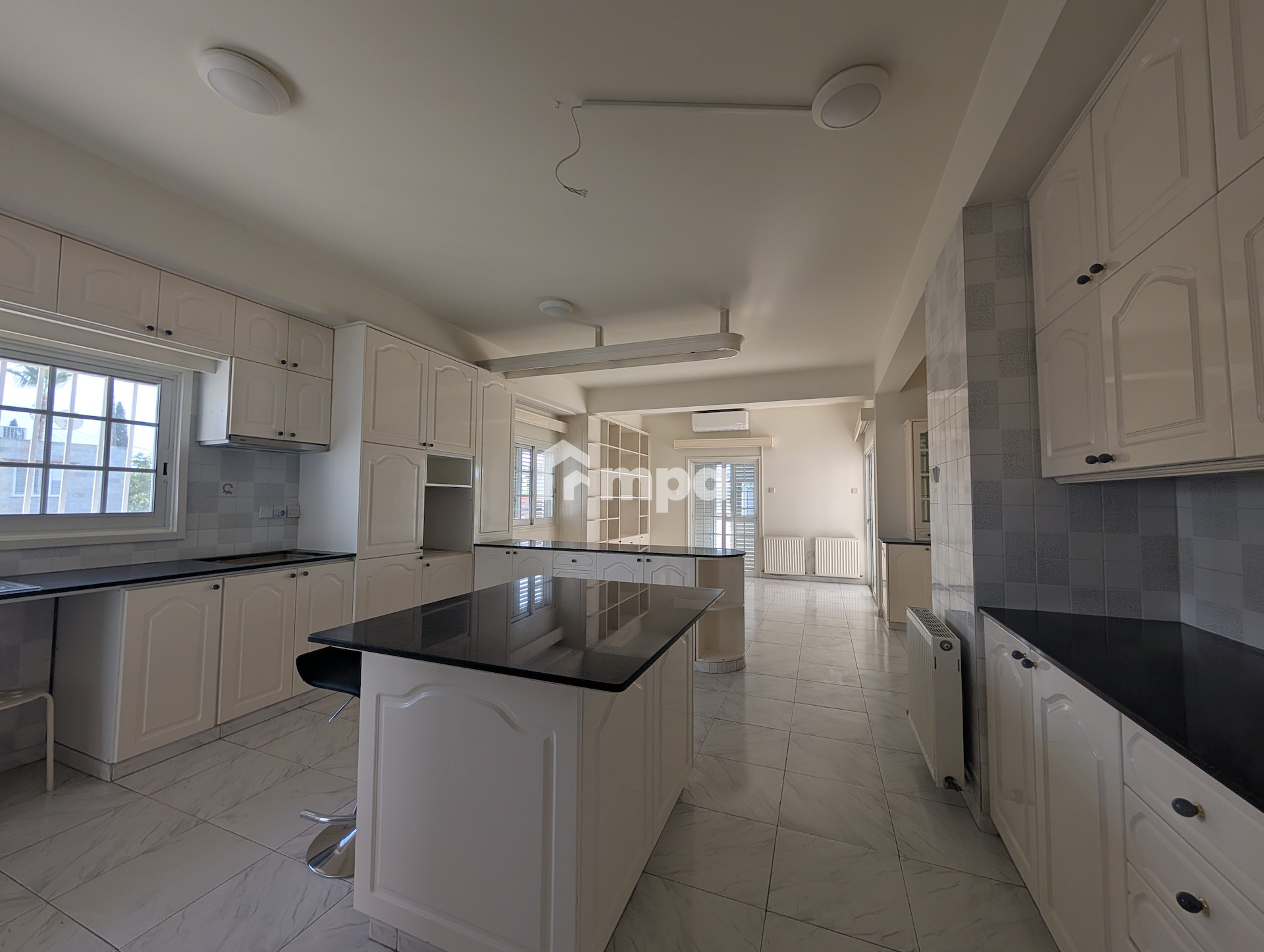 5 Bedroom Apartment