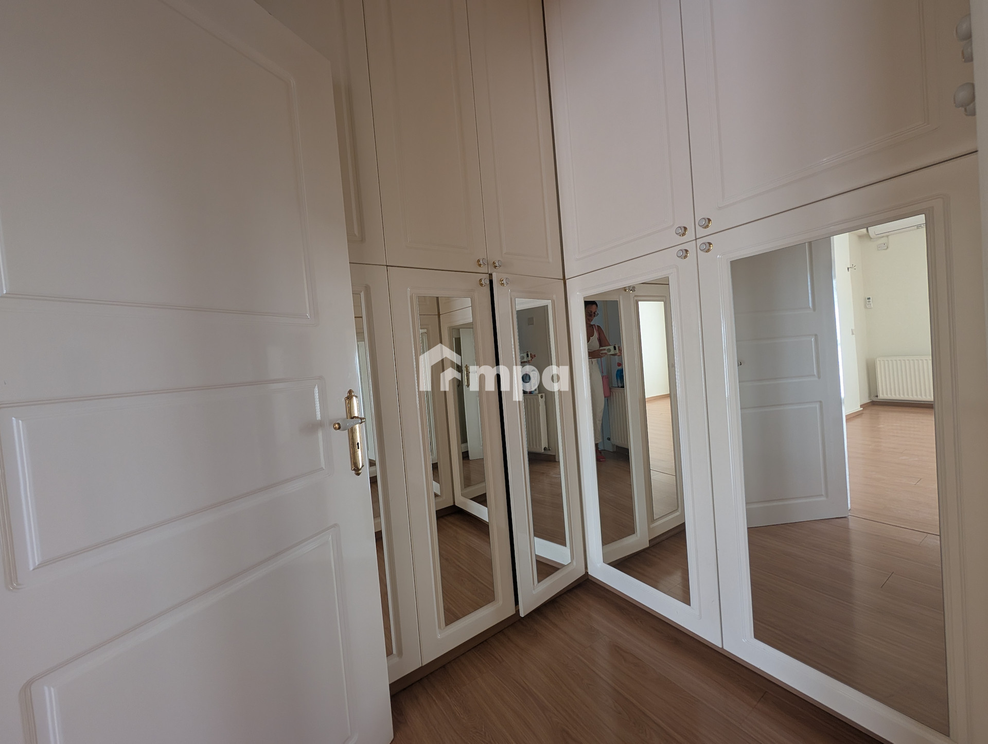 5 Bedroom Apartment