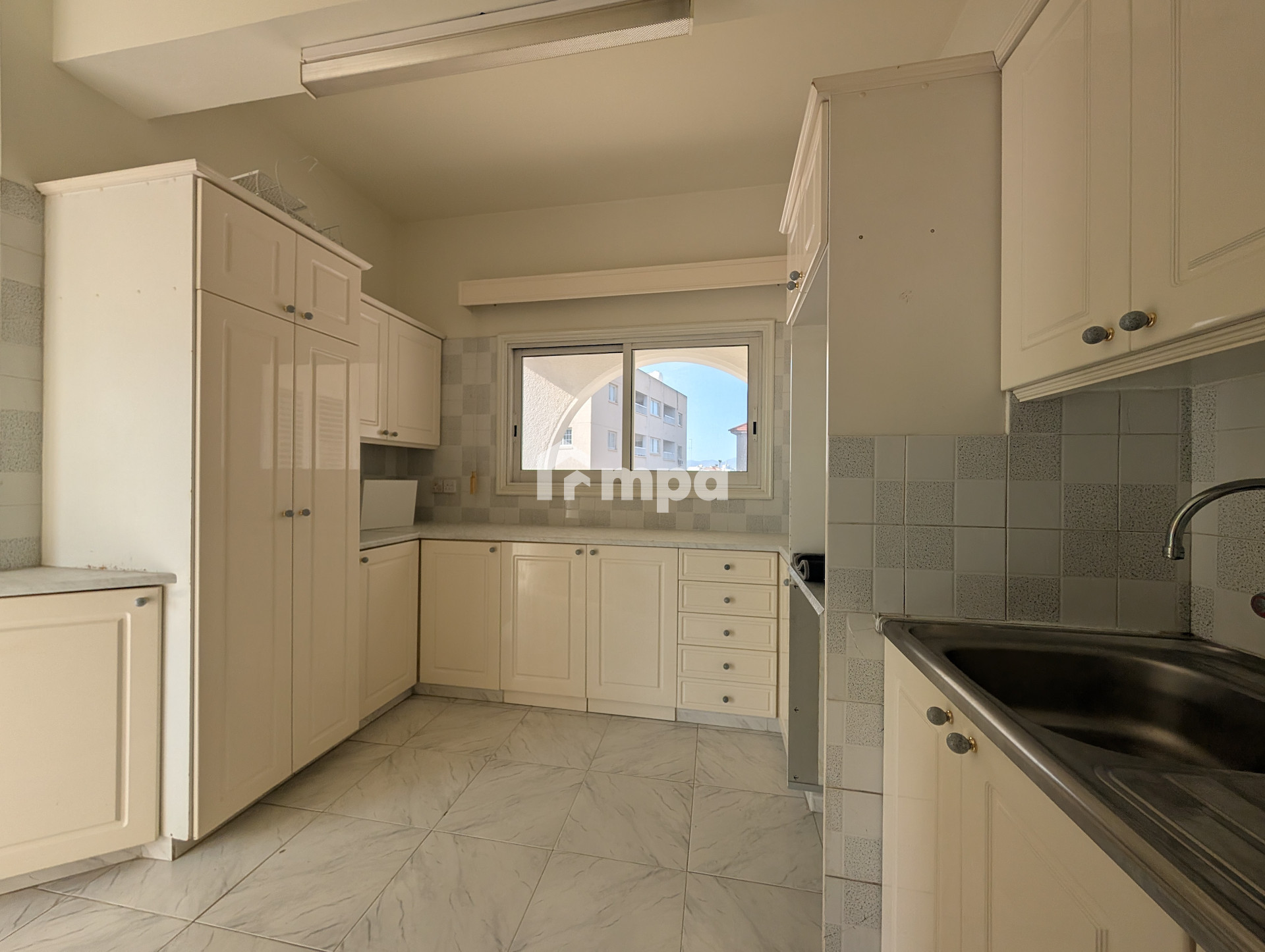 5 Bedroom Apartment