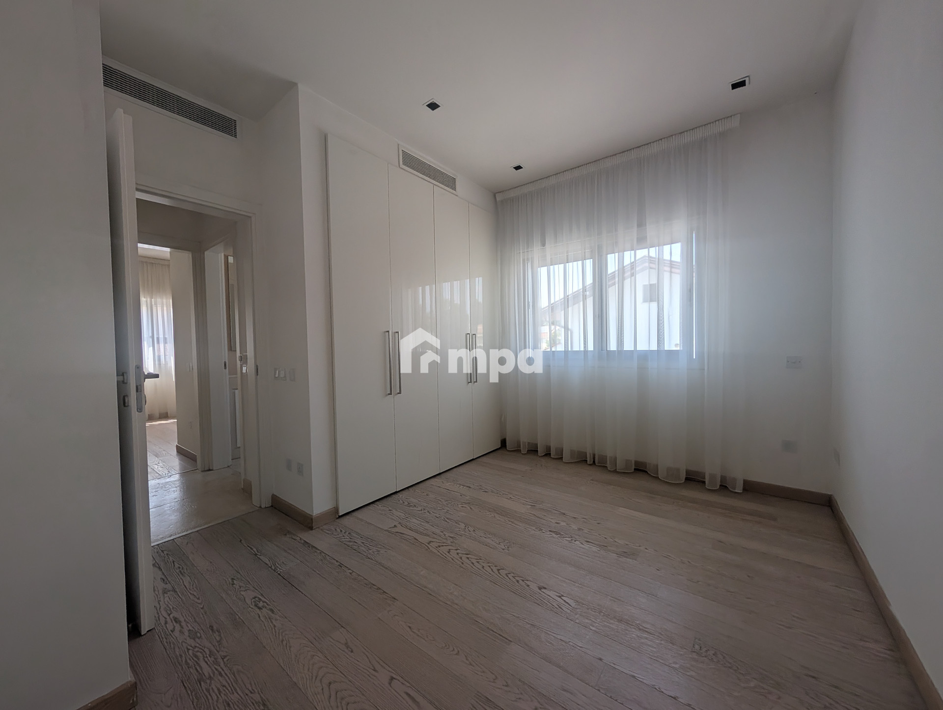 4 Bedroom Apartment