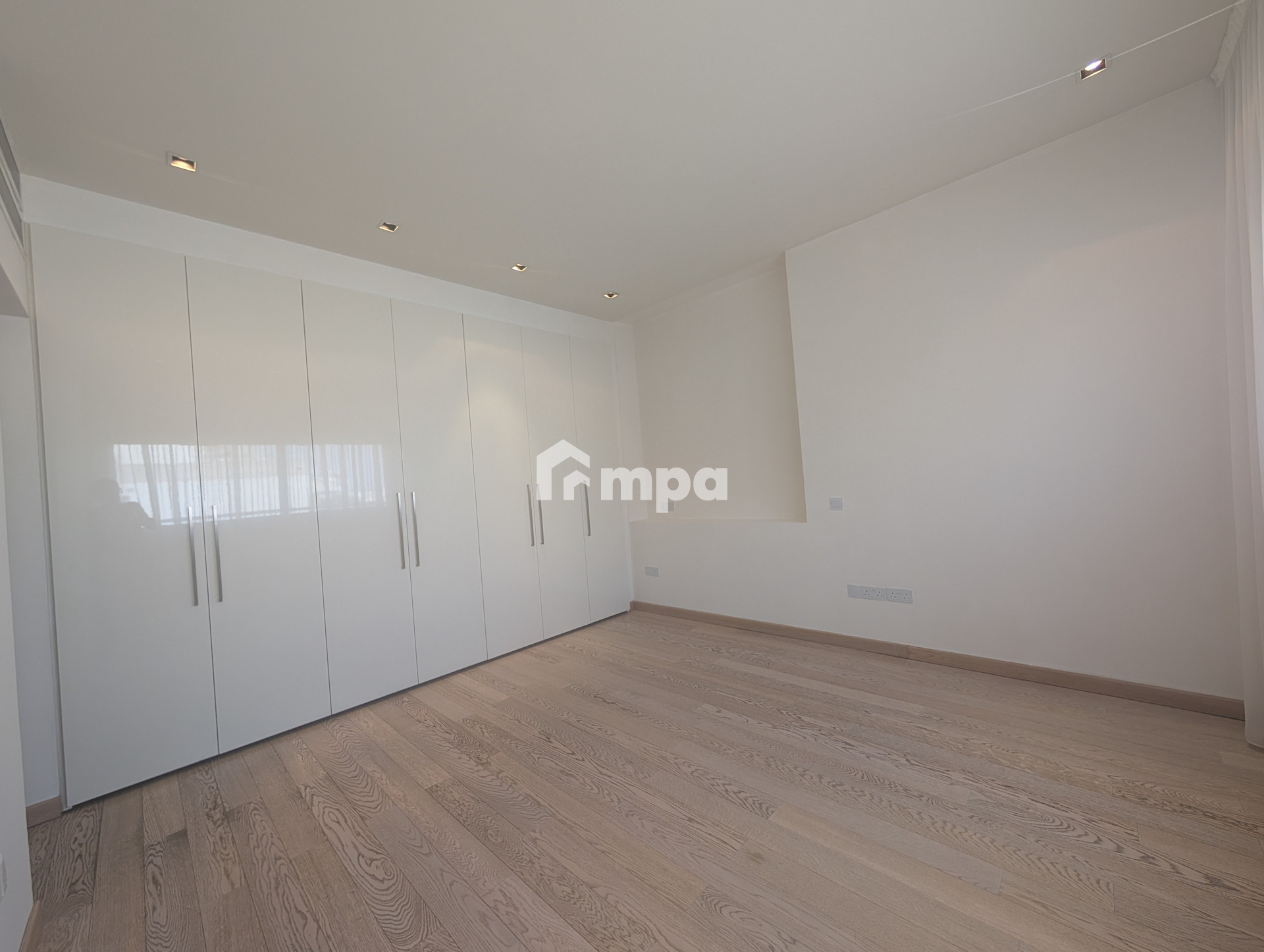 4 Bedroom Apartment