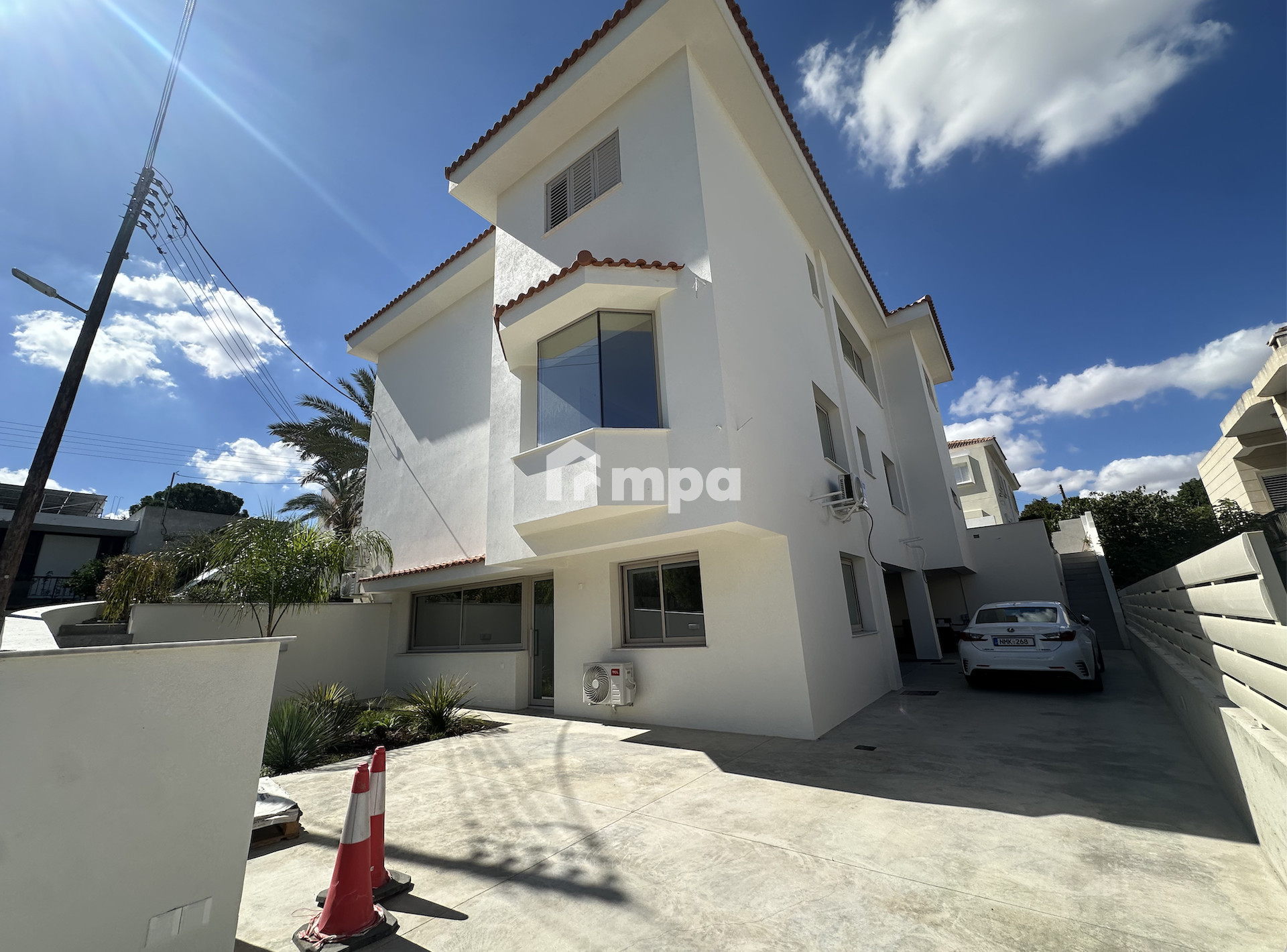 5 Bedroom House
