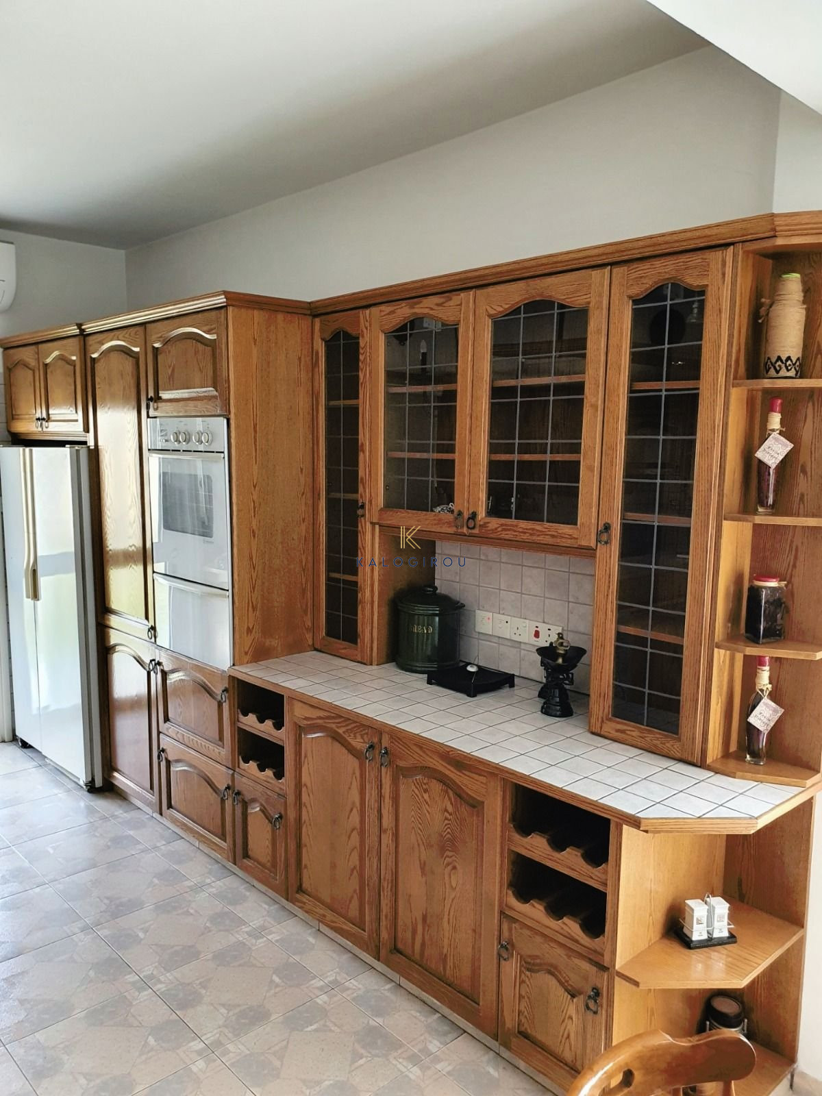 Duplex, Fully Furnished, 3-Bedroom Apartment for Rent in Chrysopolitissa Area