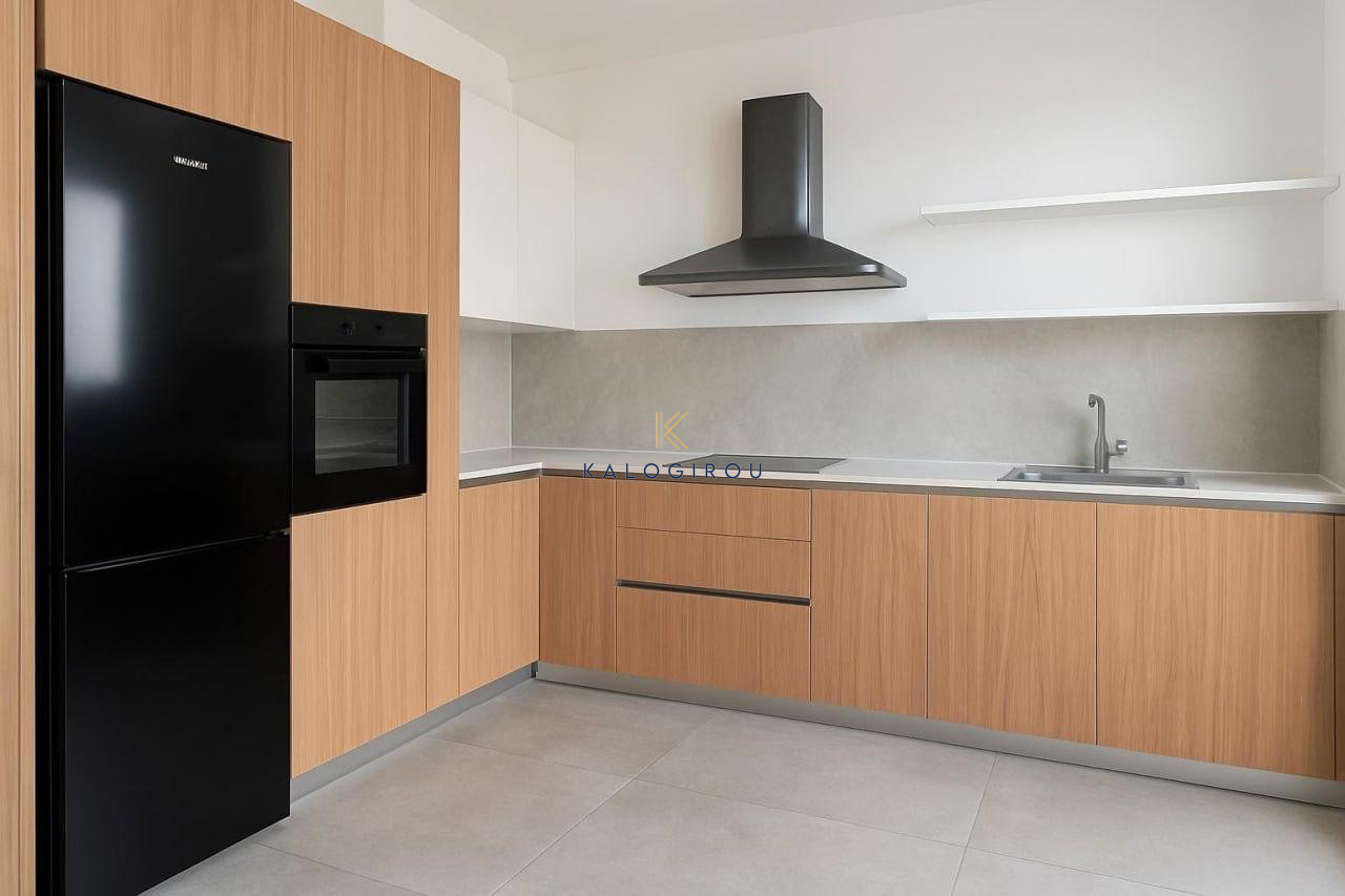 Sea view, Beach-front 2 bed flat for Rent in Makenzy area, Larnaca