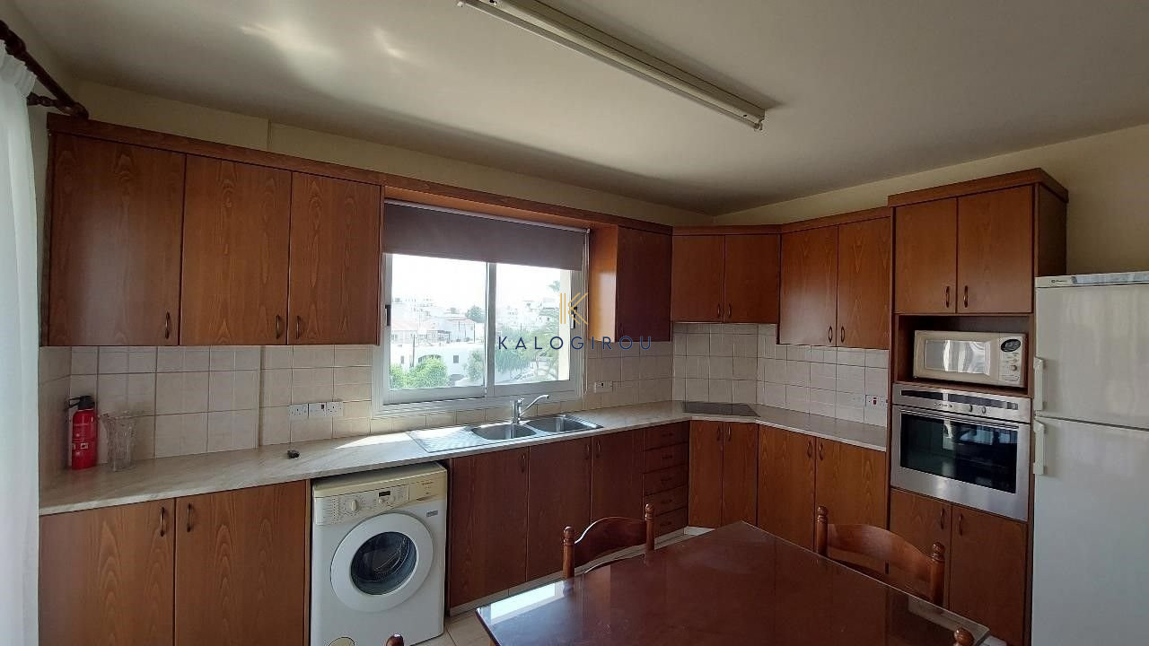 Large 3 bed 2 bath furnished apartment in American Academy