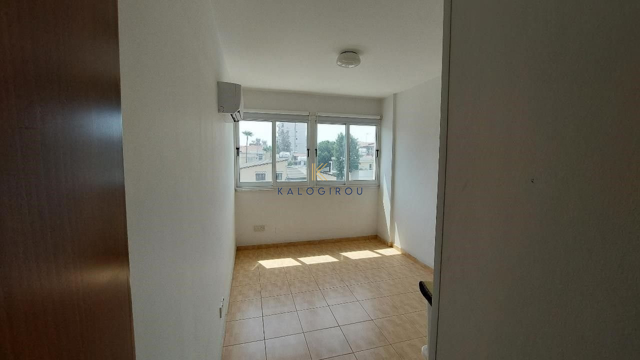 Large 3 bed 2 bath furnished apartment in American Academy
