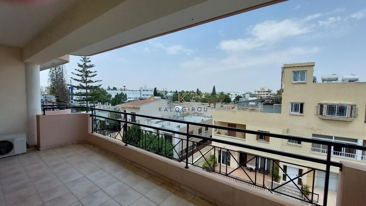 Large 3 bed 2 bath furnished apartment in American Academy
