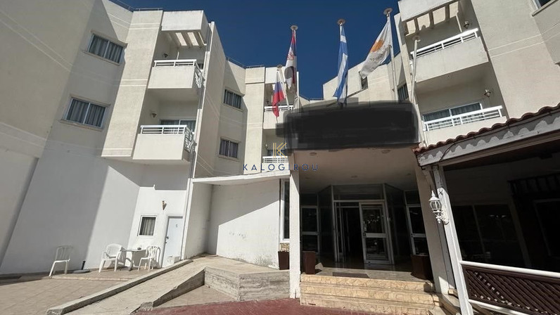 HoReCa 1294 m² for sale in Dekeleia, Larnaca, Cyprus