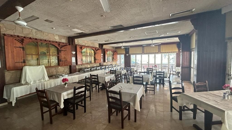 HoReCa 1294 m² for sale in Dekeleia, Larnaca, Cyprus