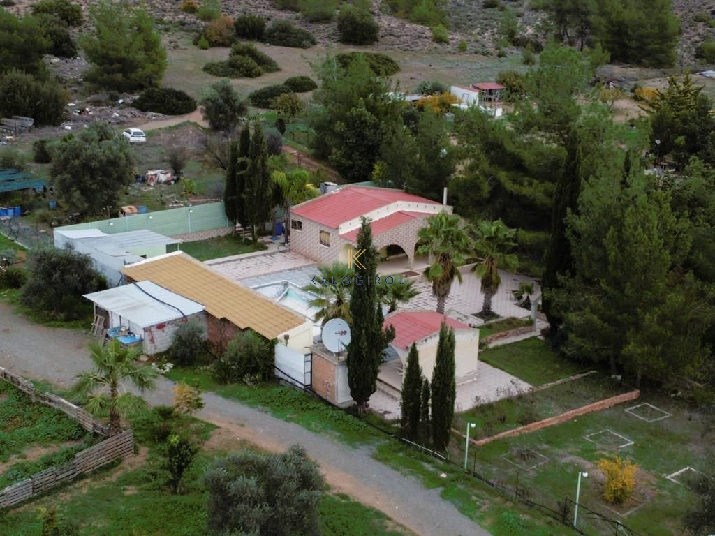 Bungalow with Swimming Pool for sale in Pyrga, village Larnaca