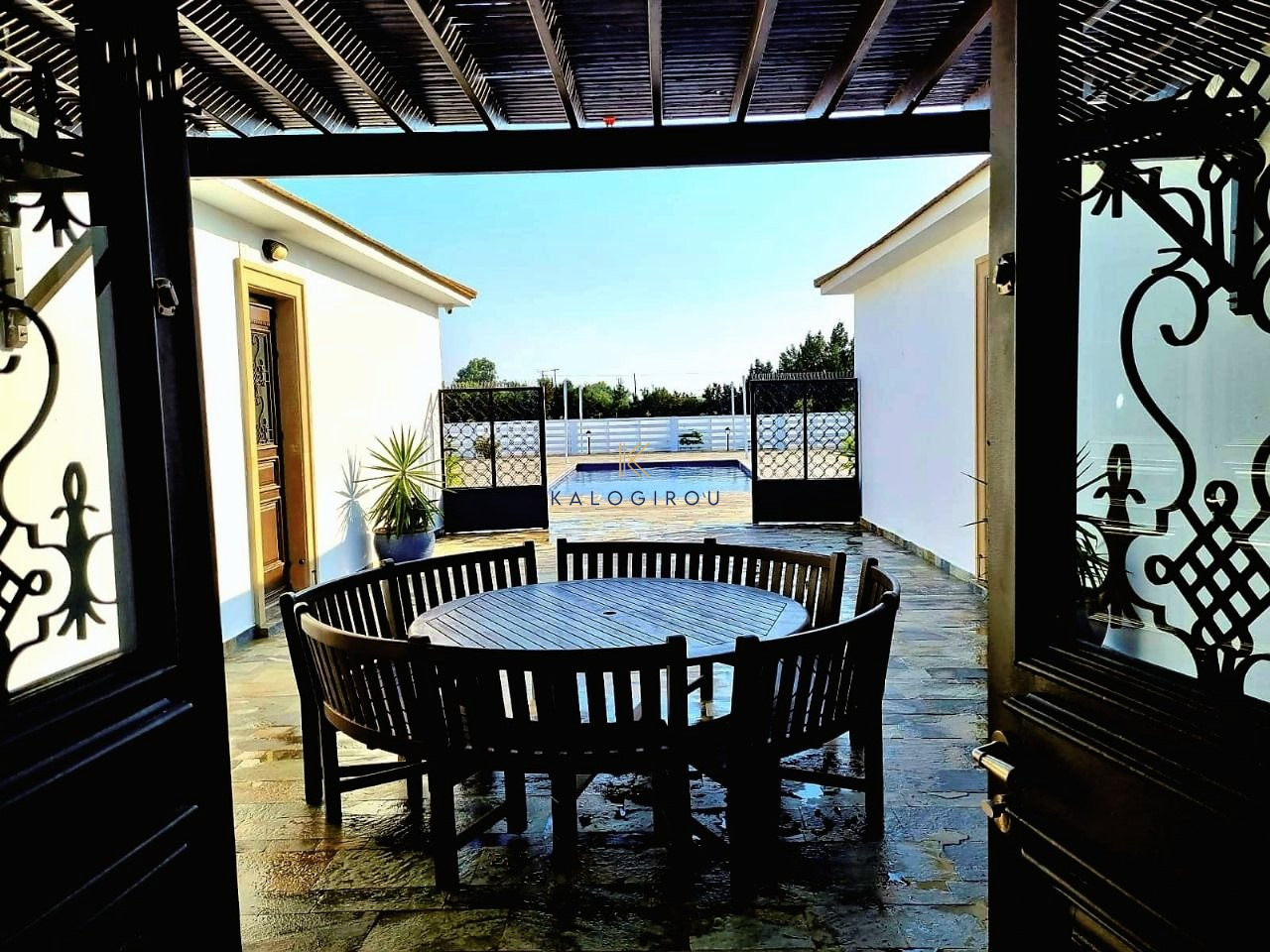 Fabulous 5 Bedroom Villa in Pervolia Larnaca