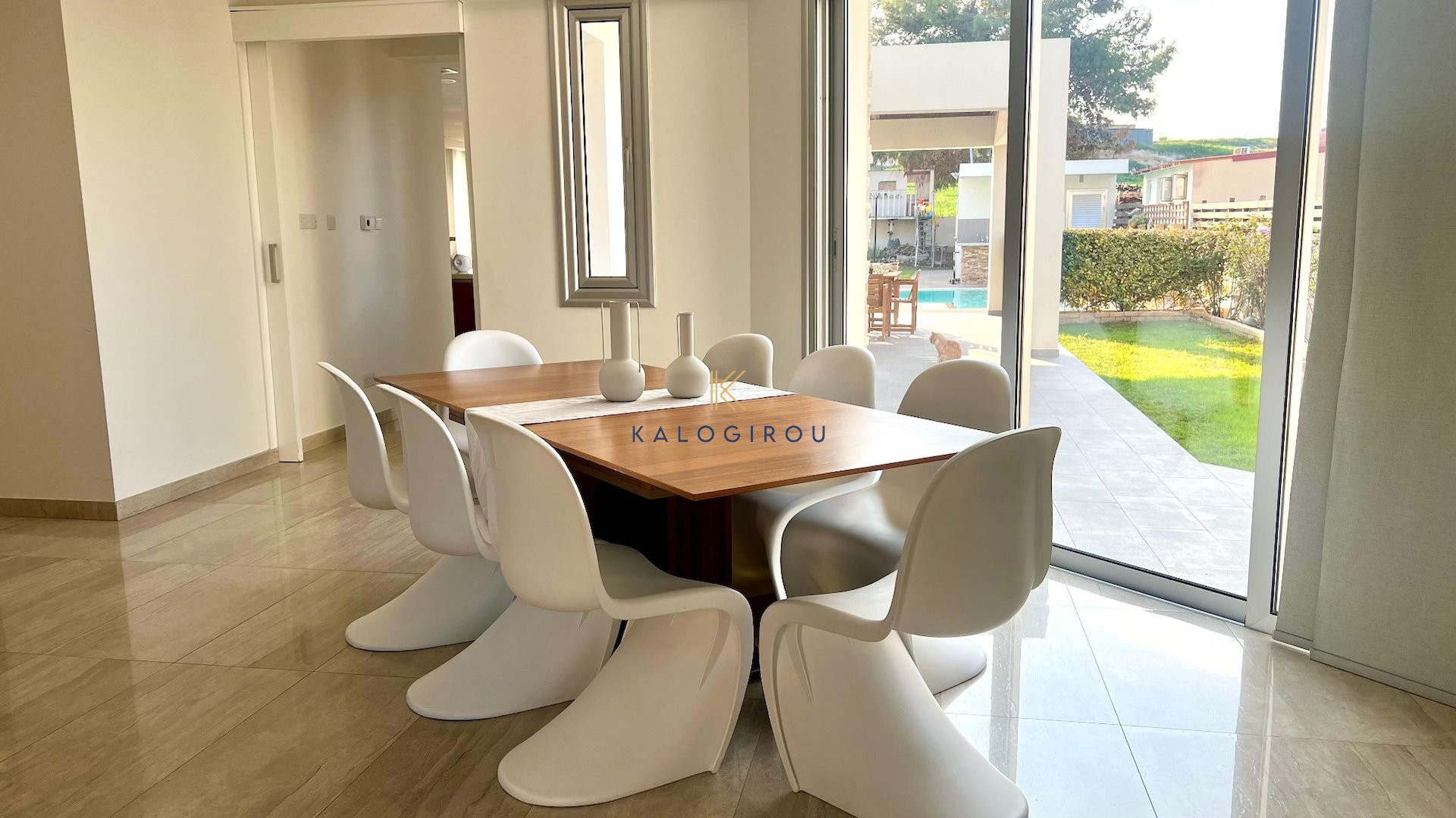 Luxury 5 Bedrooms Bedrooms house for rent in Livadia, Larnaca
