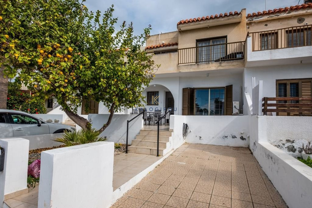 Ground Floor, Two Bedroom Apartment for rent in Oroklini Tourist area, Larnaca
