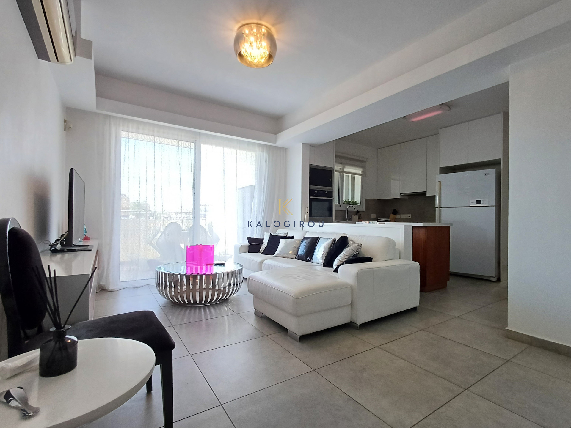 Modern, 2-Bed Apartment in an Excellent Condition for rent in Larnaca Port Area