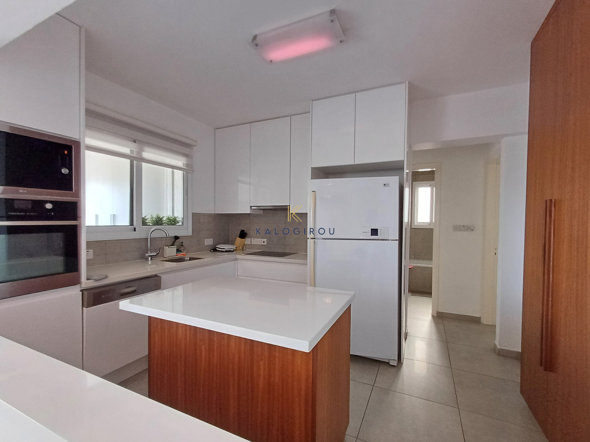 Modern, 2-Bed Apartment in an Excellent Condition for rent in Larnaca Port Area