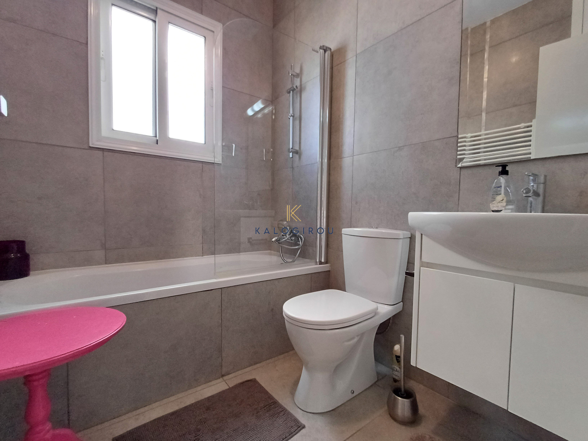 Modern, 2-Bed Apartment in an Excellent Condition for rent in Larnaca Port Area