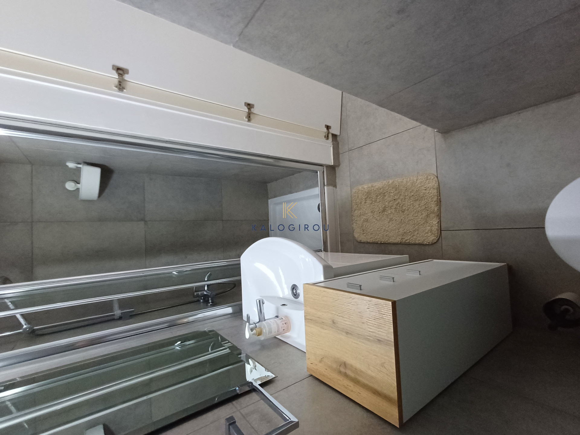 Modern, 2-Bed Apartment in an Excellent Condition for rent in Larnaca Port Area