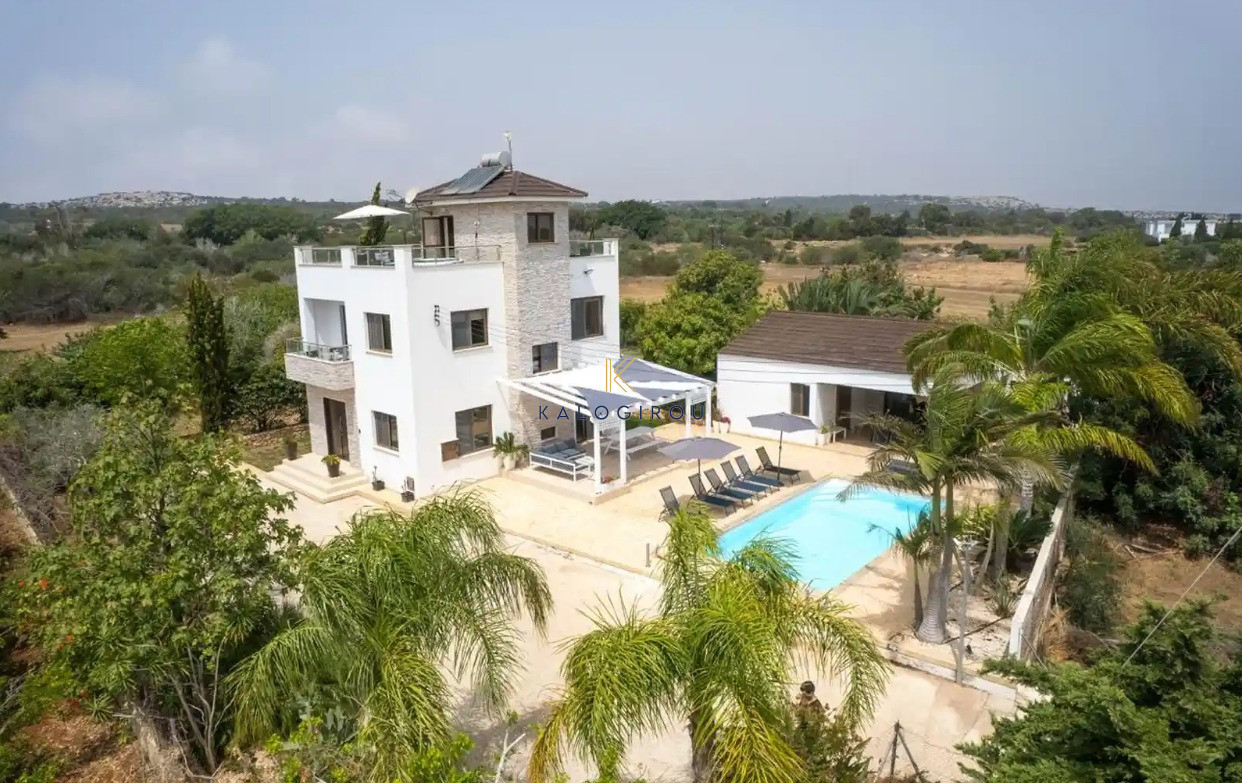 Spacious, 5 Bedroom Villa, with pool in Protaras area, Famagusta