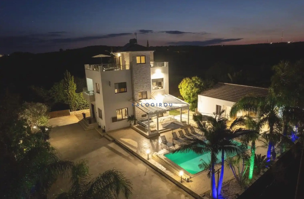 Spacious, 5 Bedroom Villa, with pool in Protaras area, Famagusta