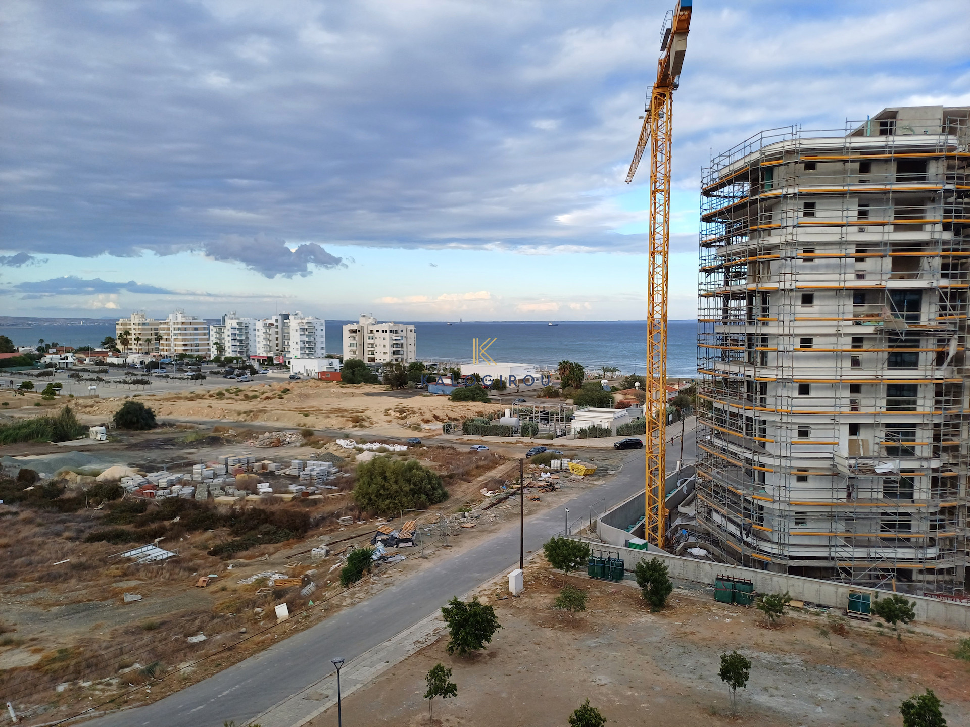 Luxury, 2-Bed Sea View and Salt Lake View Apartment for Rent in Makenzy Larnaca