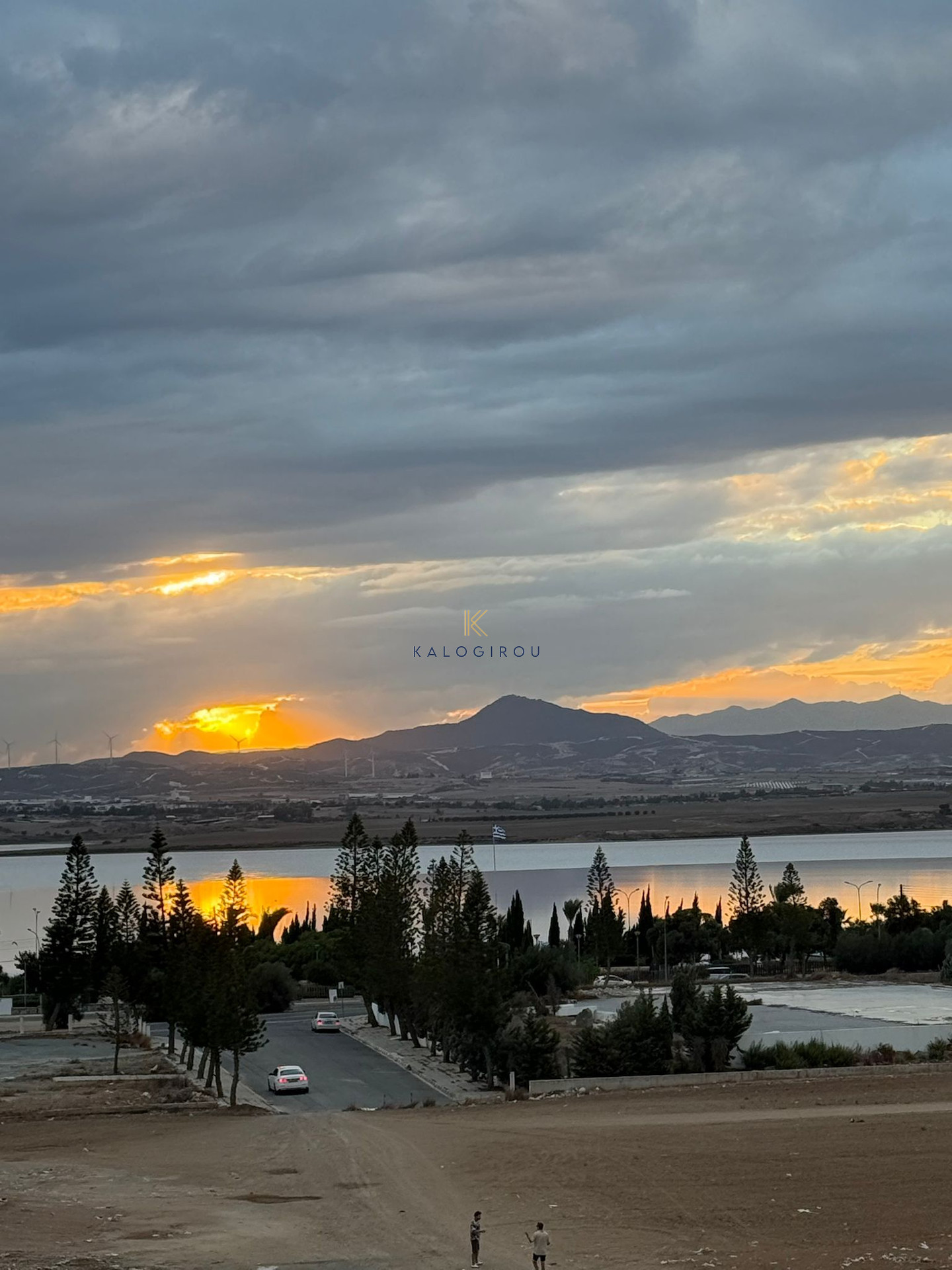 Luxury, 2-Bed Sea View and Salt Lake View Apartment for Rent in Makenzy Larnaca