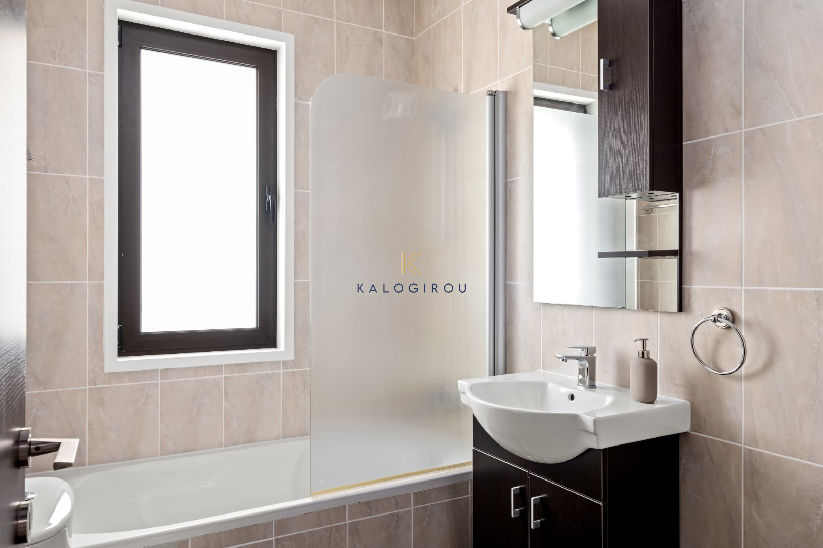 Stylish, 2 Bedroom Flat with Common Pool for rent in Tersefanou area, Larnaca