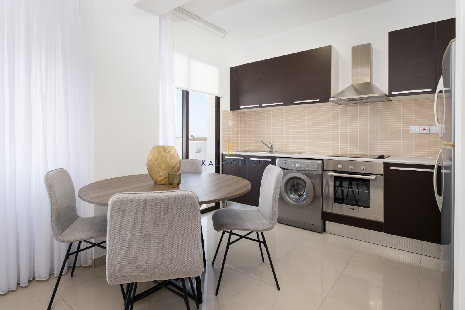 Top Floor, 2 Bedroom Flat with Roof Garden for Rent in Tersefanou area, Larnaca