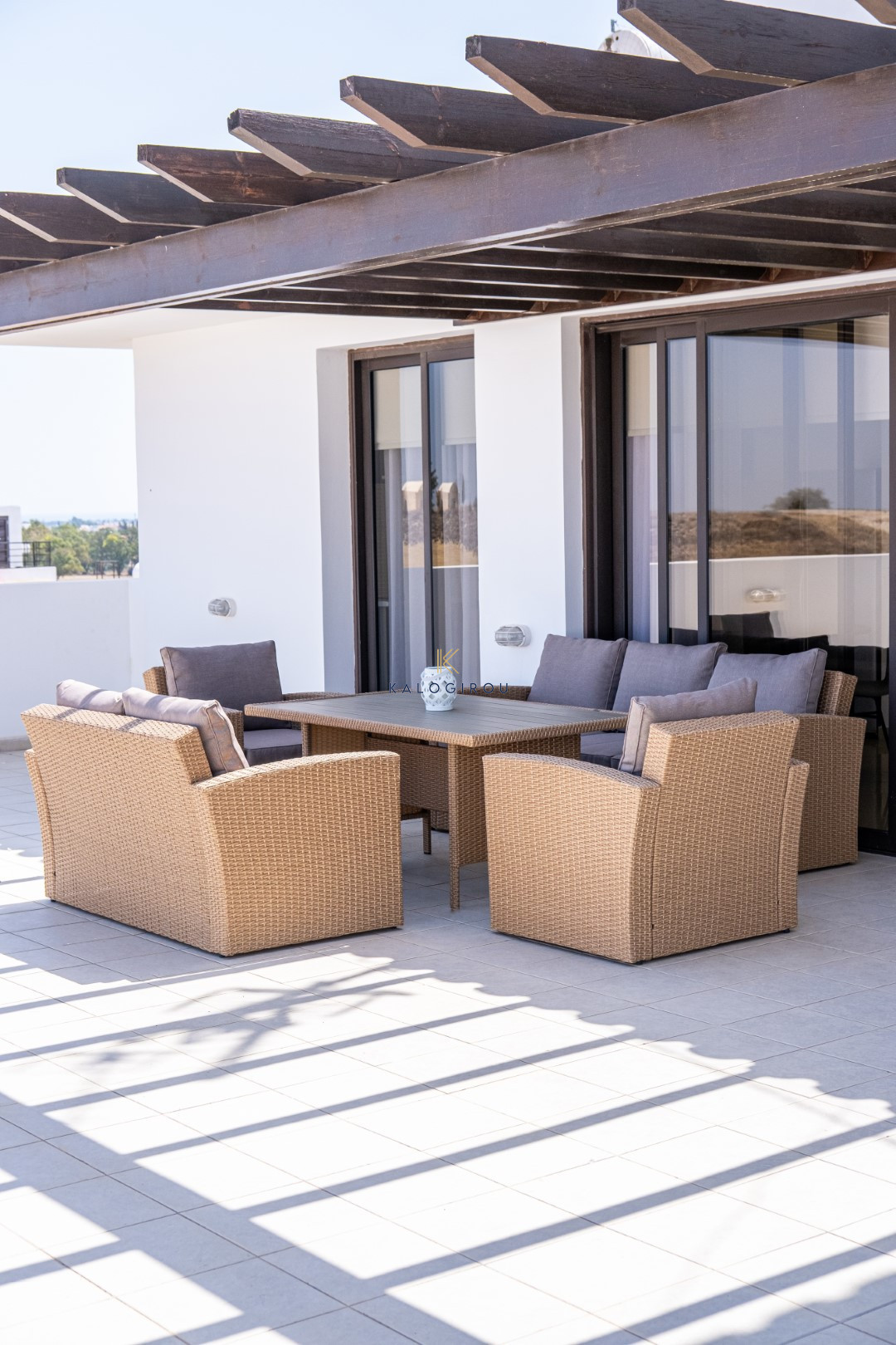 Top Floor, 2 Bedroom Flat with Roof Garden for Rent in Tersefanou area, Larnaca