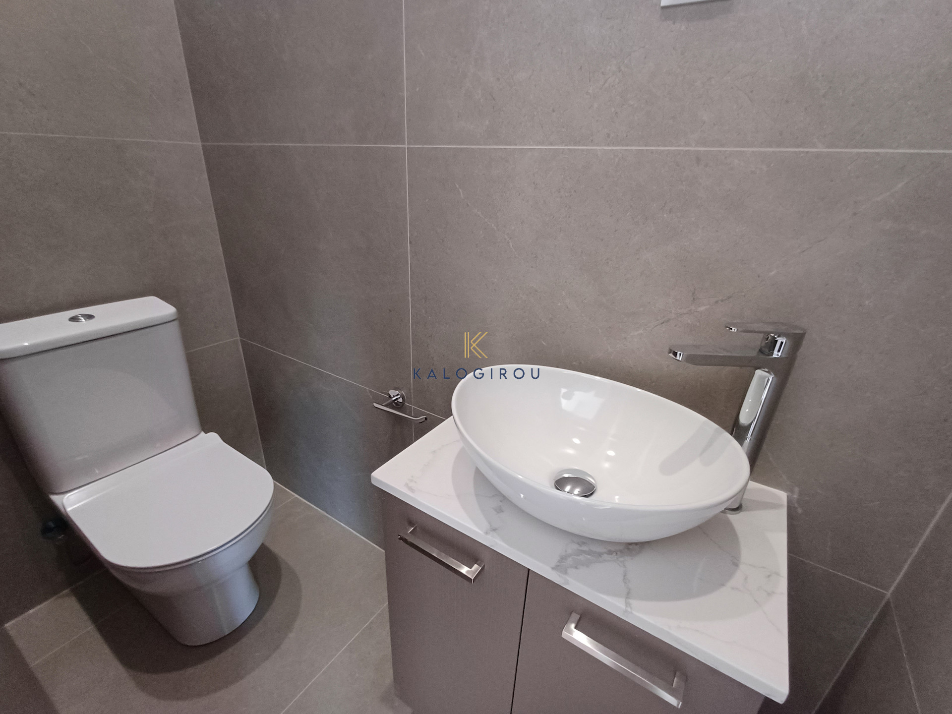 Brand New, 2 Bed Top-Floor Apartment for Rent in Livadia area of Larnaca