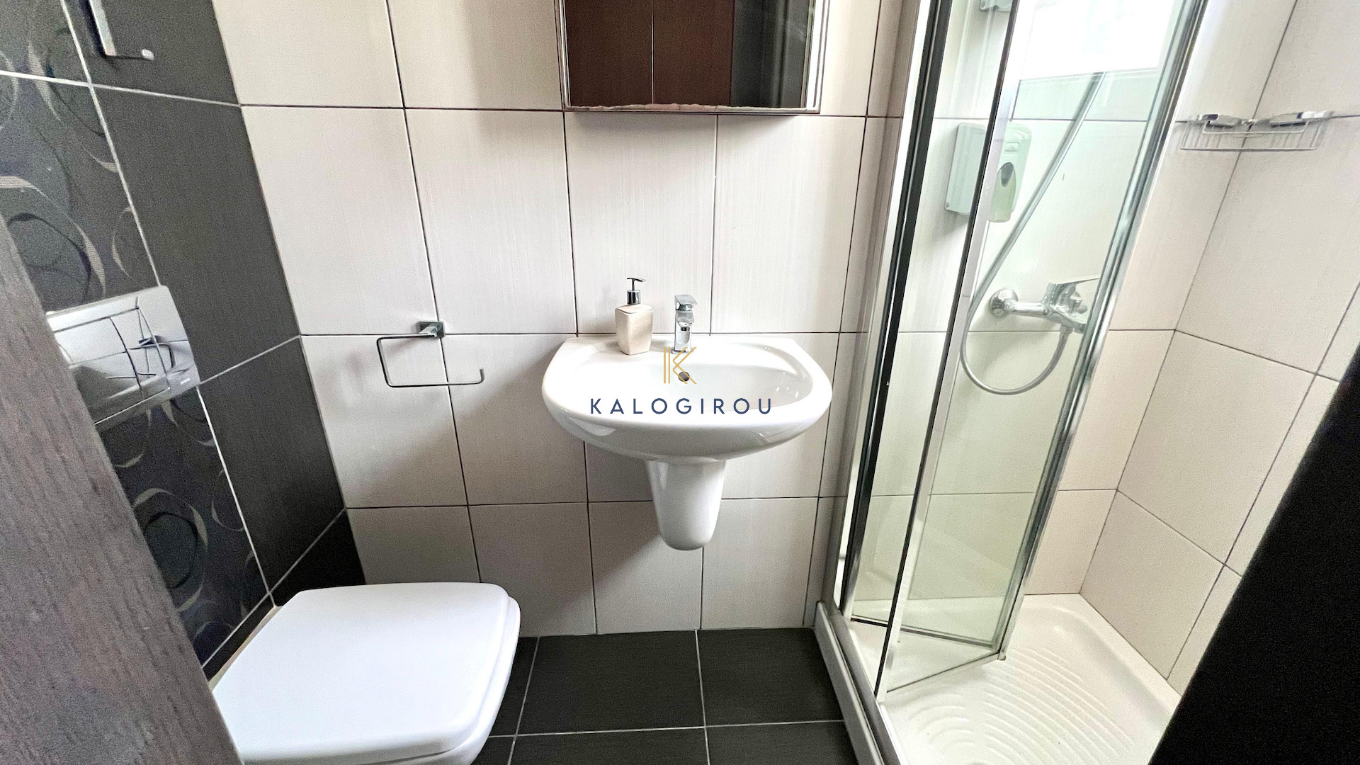 Top Floor, 2 Bedroom Apartment for Rent in Livadia, Larnaca