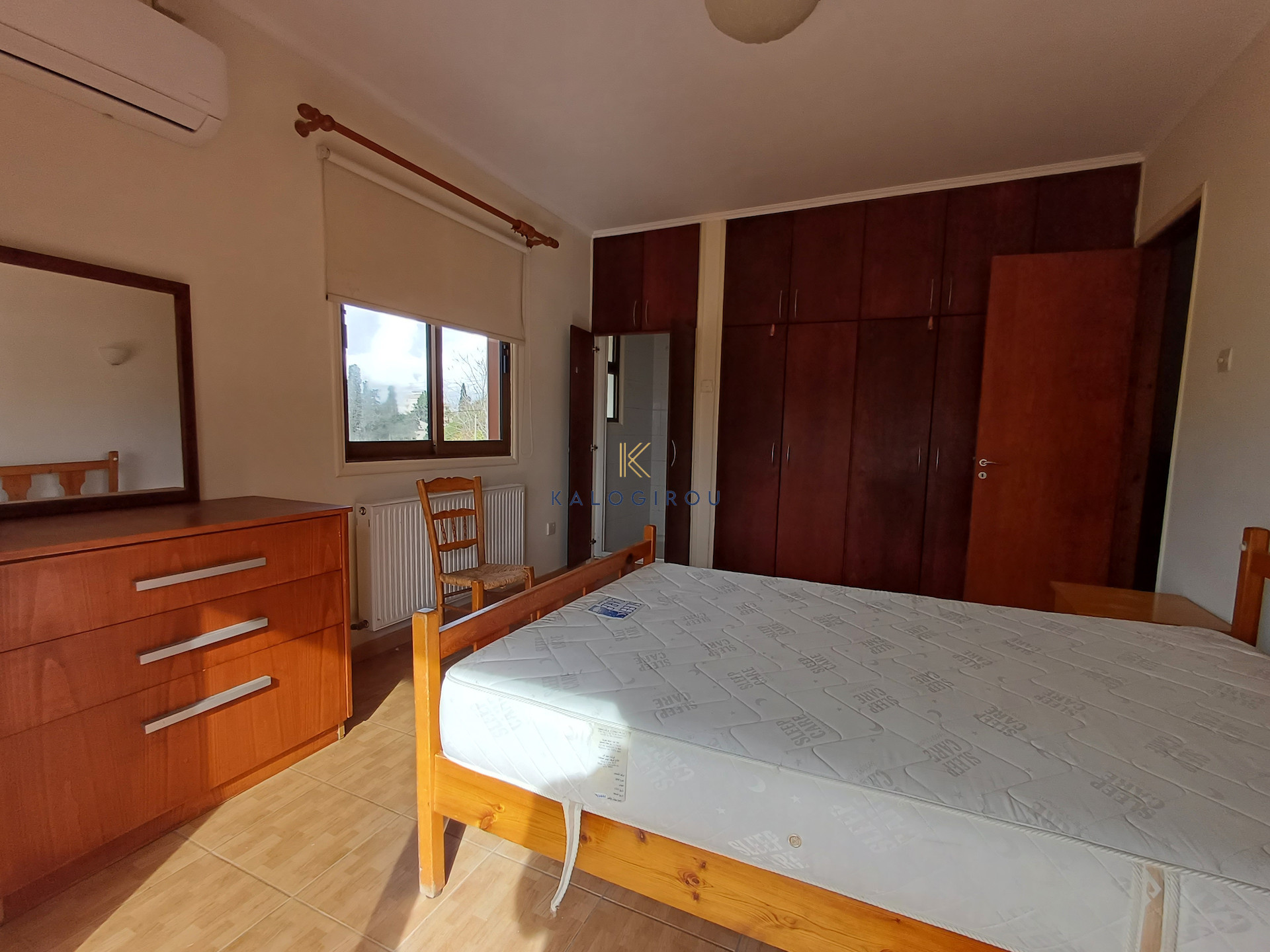 Whole-Floor, 3 Bed Large Apartment for Rent in Drosia Larnaca