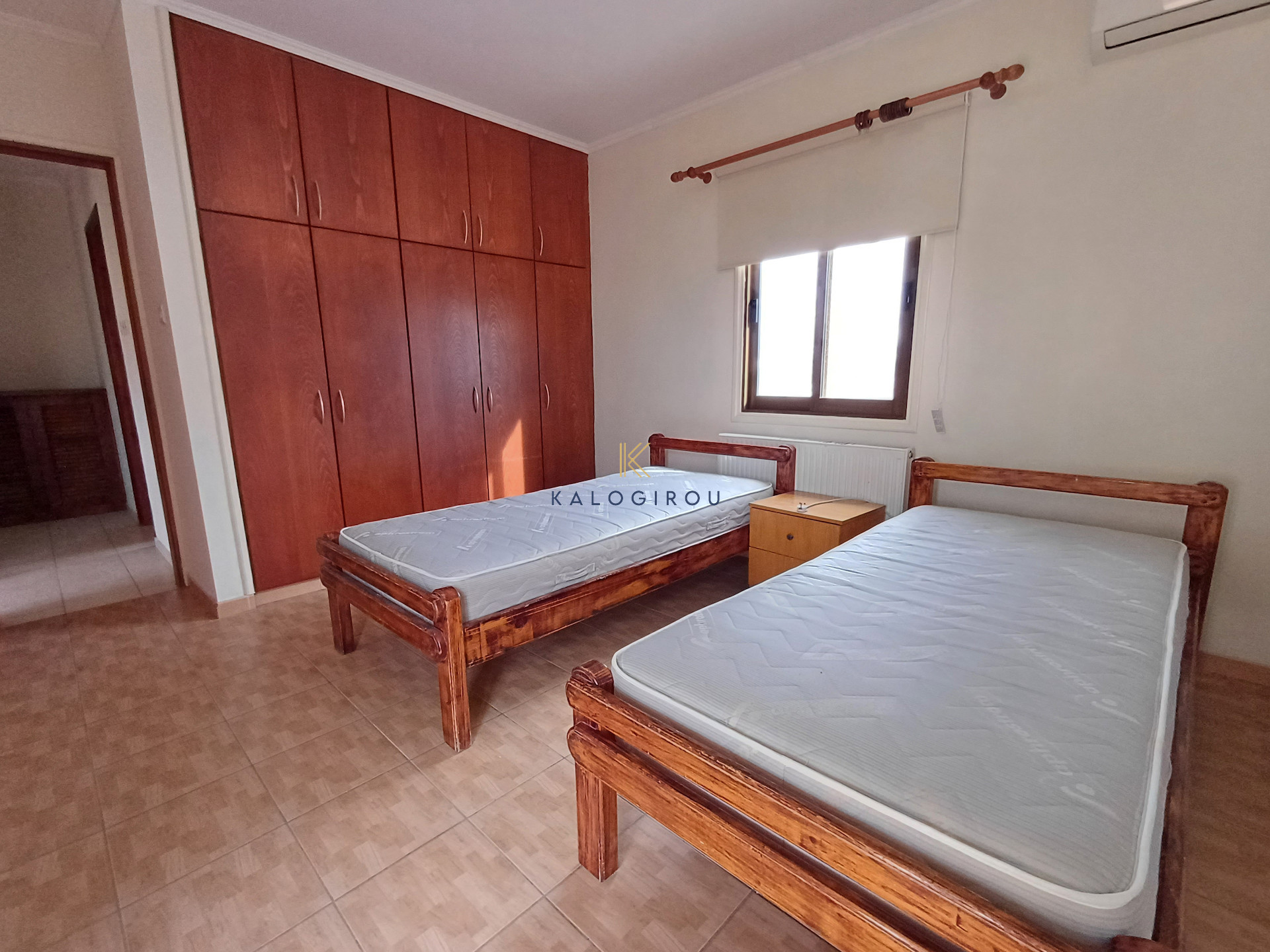 Whole-Floor, 3 Bed Large Apartment for Rent in Drosia Larnaca