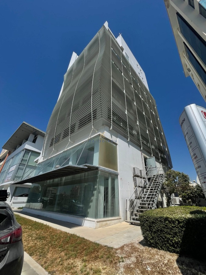 Office 474 m² for rent in Kamares, Larnaca, Cyprus