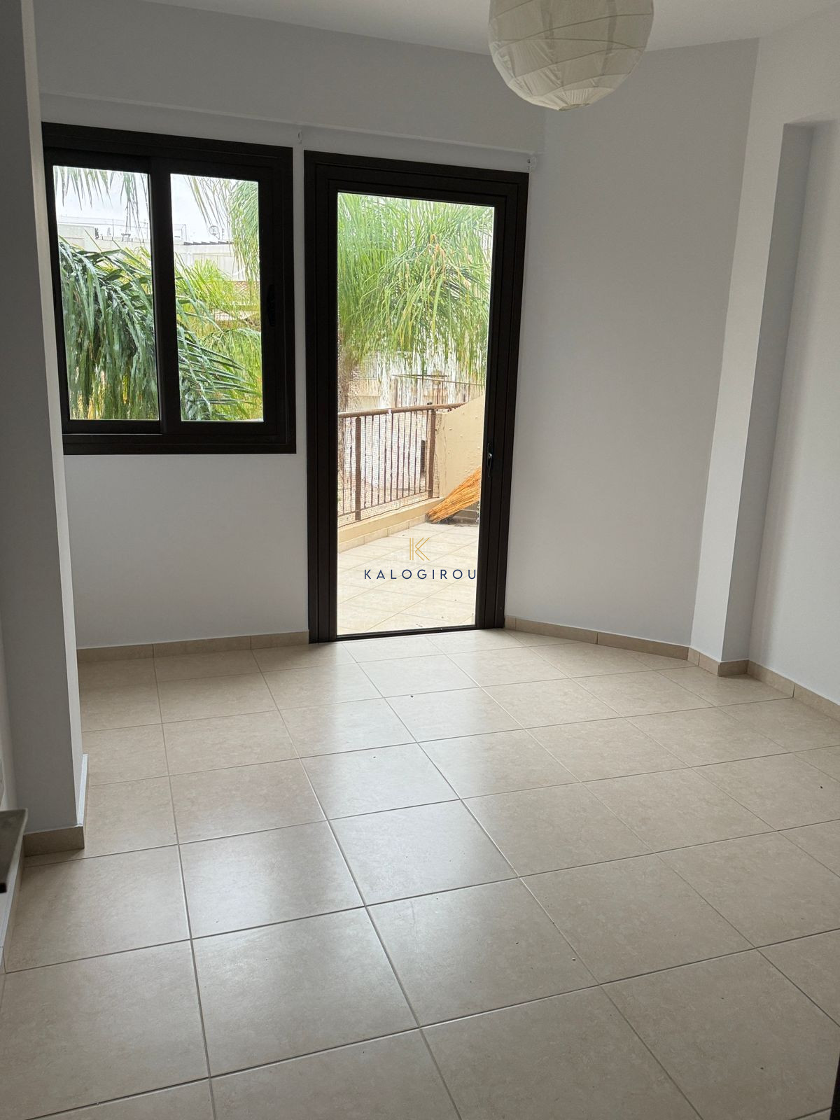 Lovely, 2-bedroom flat with common pool for rent in Pyla Larnaca.