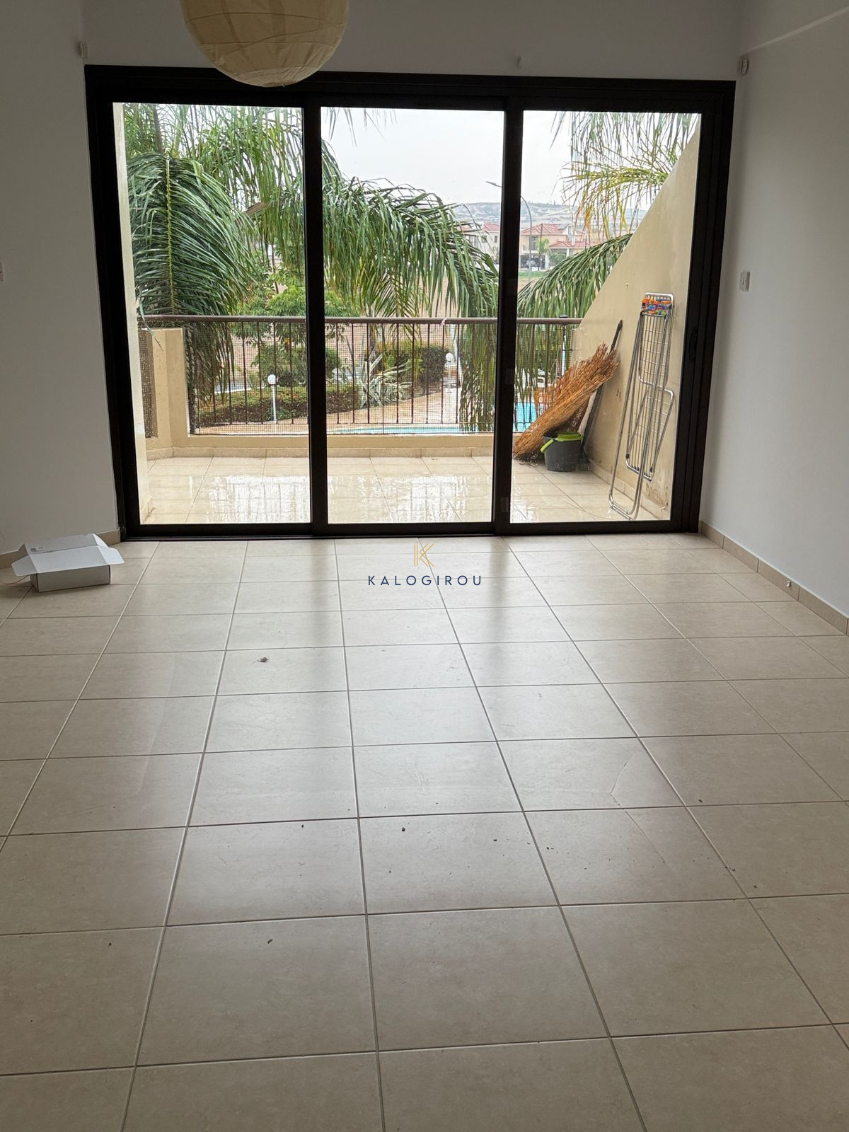 Lovely, 2-bedroom flat with common pool for rent in Pyla Larnaca.