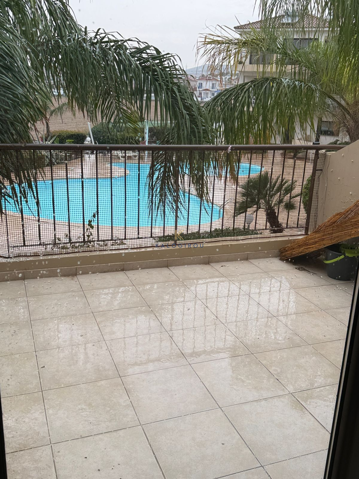 Lovely, 2-bedroom flat with common pool for rent in Pyla Larnaca.