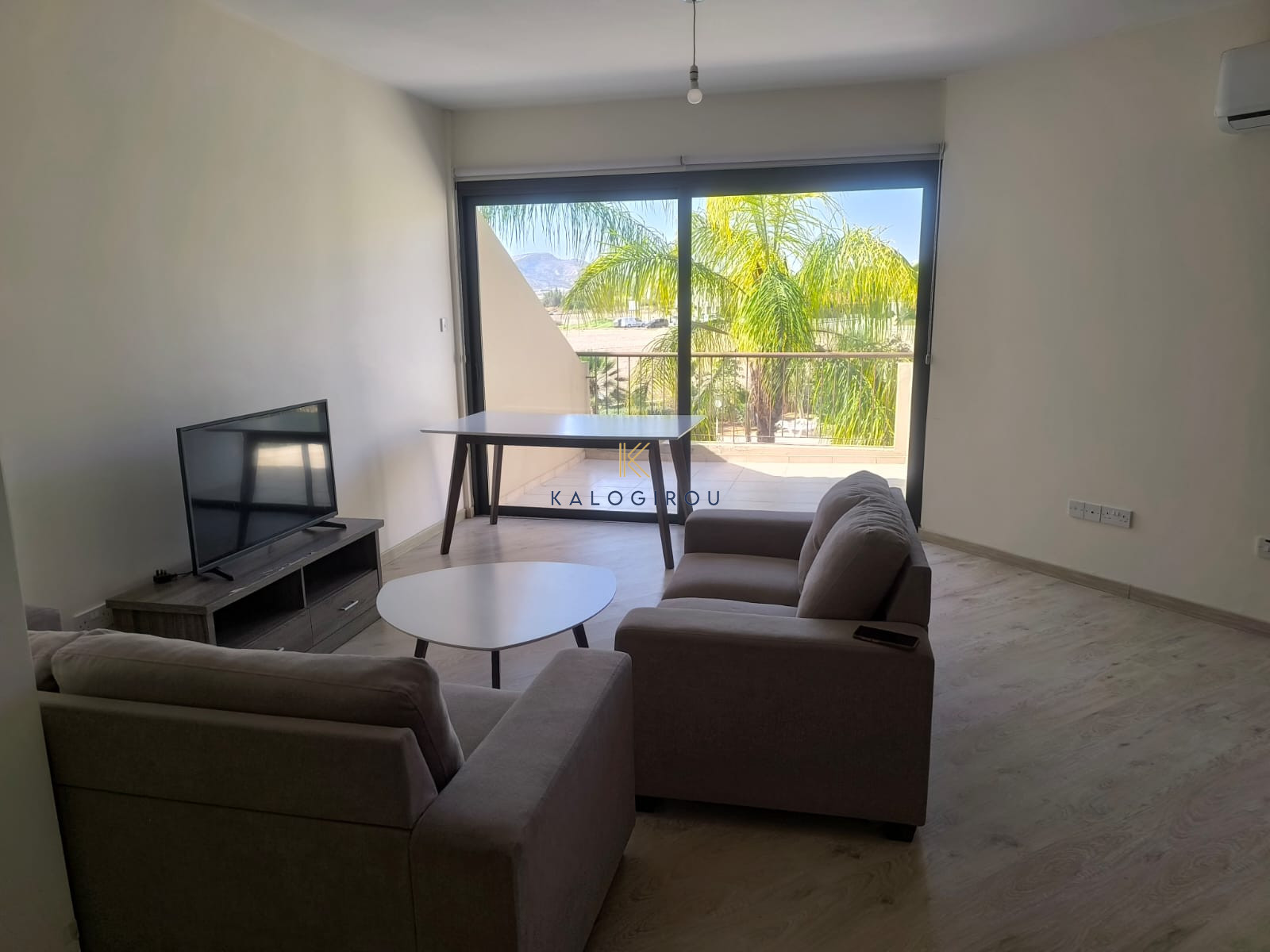 Lovely, 2-bedroom flat with common pool for rent in Pyla Larnaca.