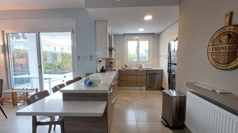 Luxury 5+1 Bedroom Villa with Heated Pool and Large Garden in Pyla, Larnaca