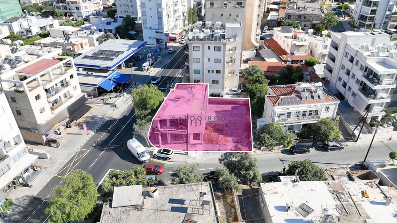 Building 390 m² for sale in Mesa Geitonia, Limassol, Cyprus