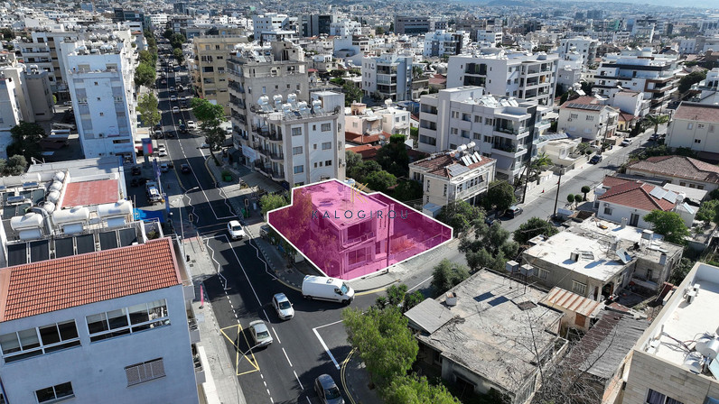 Building 390 m² for sale in Mesa Geitonia, Limassol, Cyprus