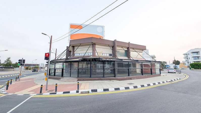 Building 682 m² for sale in Latsia, Nicosia, Cyprus