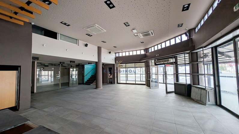 Building 682 m² for sale in Latsia, Nicosia, Cyprus