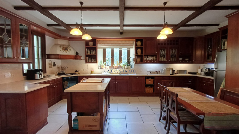 4-bedroom detached house for sale 465 m² in Mosfiloti, Larnaca, Cyprus