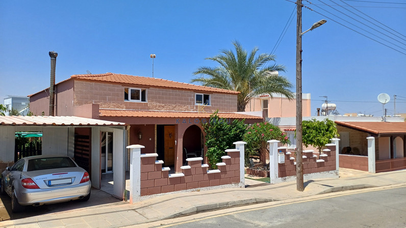 6+ bedroom detached house for sale 170 m² in Xylofagou, Larnaca, Cyprus