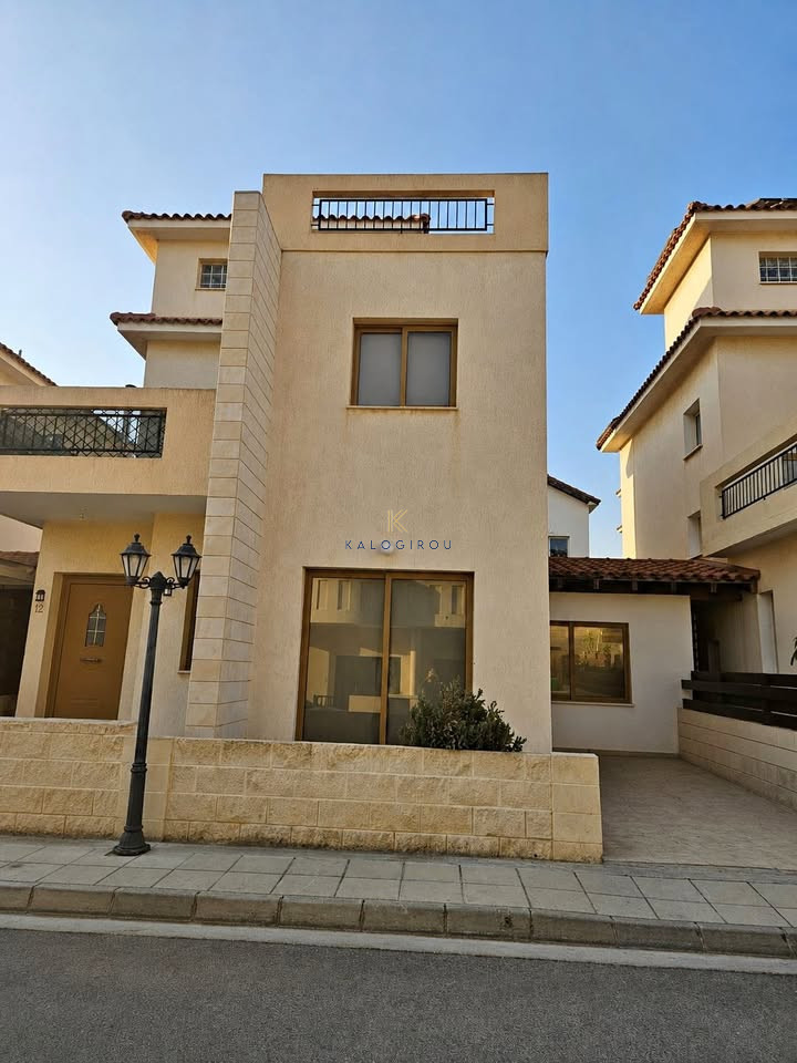 4-bedroom detached house for sale 140 m² in Ormideia, Larnaca, Cyprus