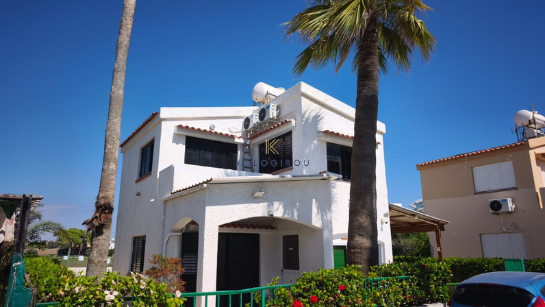 Cozy 2-Bedroom Beach House for rent in Pervolia village Larnaca