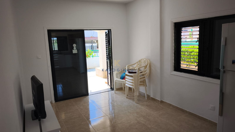 Cozy 2-Bedroom Beach House for rent in Pervolia village Larnaca