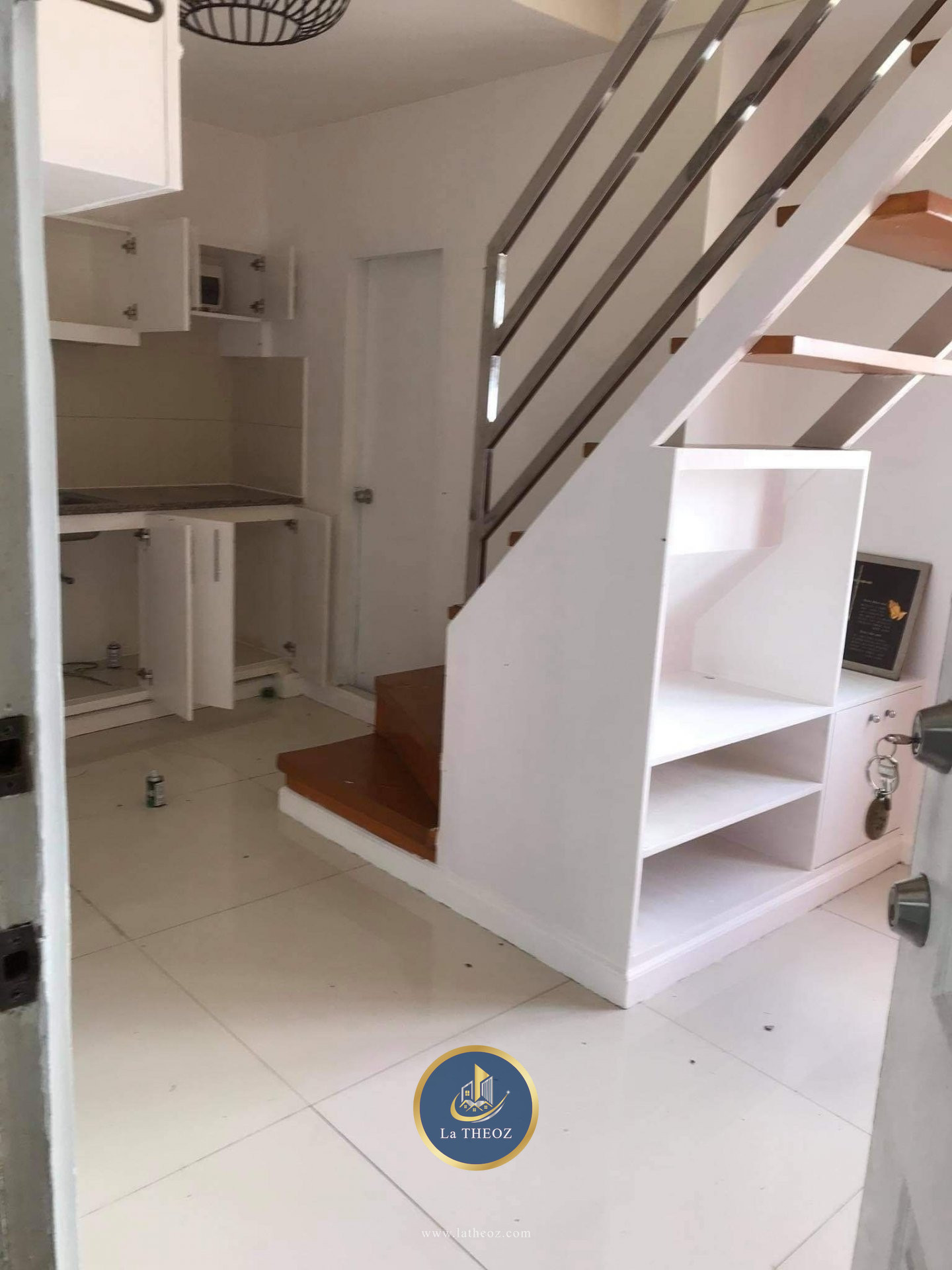 NICE 1 Bedroom at Victoria de Manila for SALE