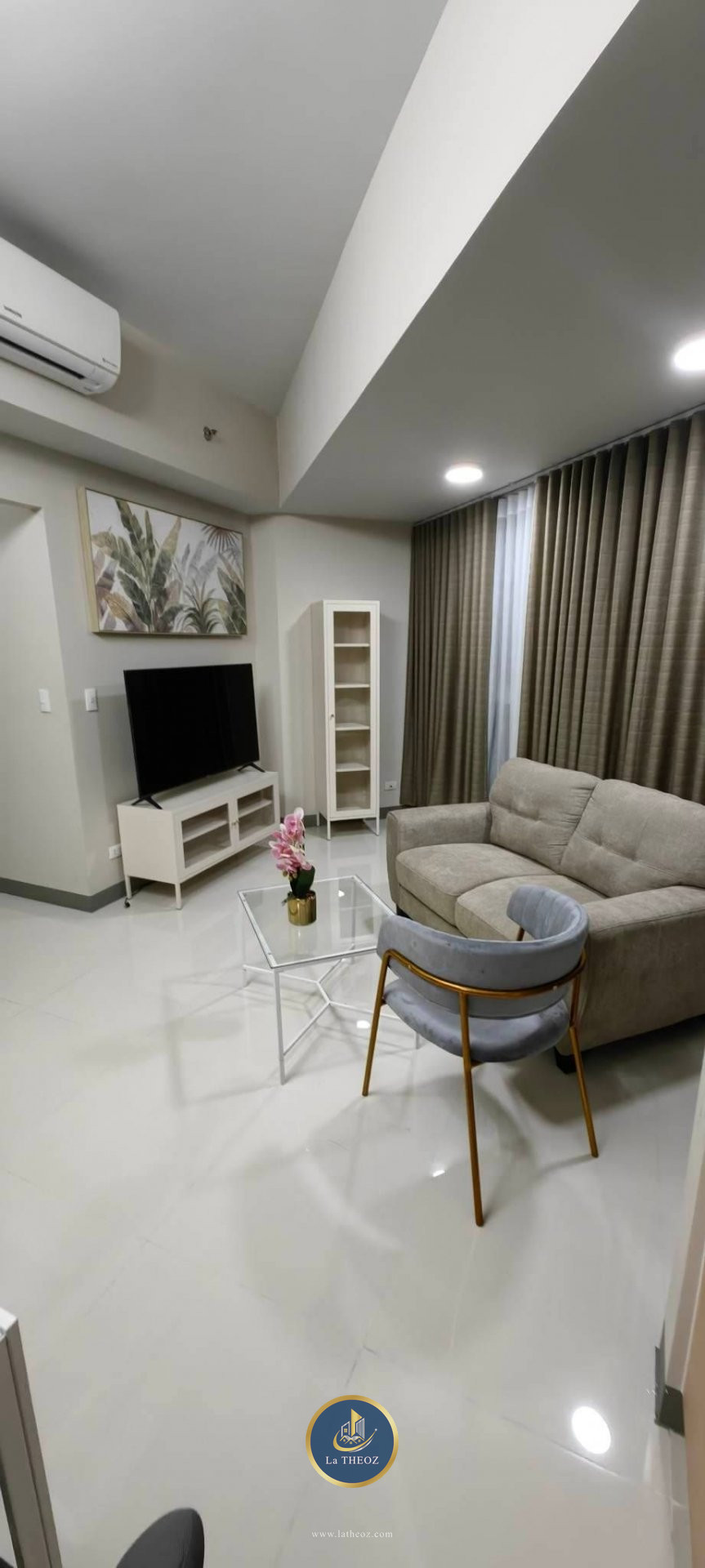 UPTOWN PARKSUITES